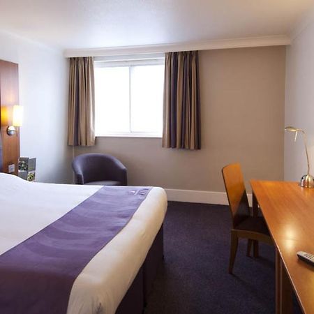 Premier Inn Edinburgh Airport - Newbridge Exterior foto