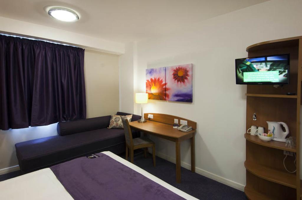 Premier Inn Edinburgh Airport - Newbridge Habitación foto