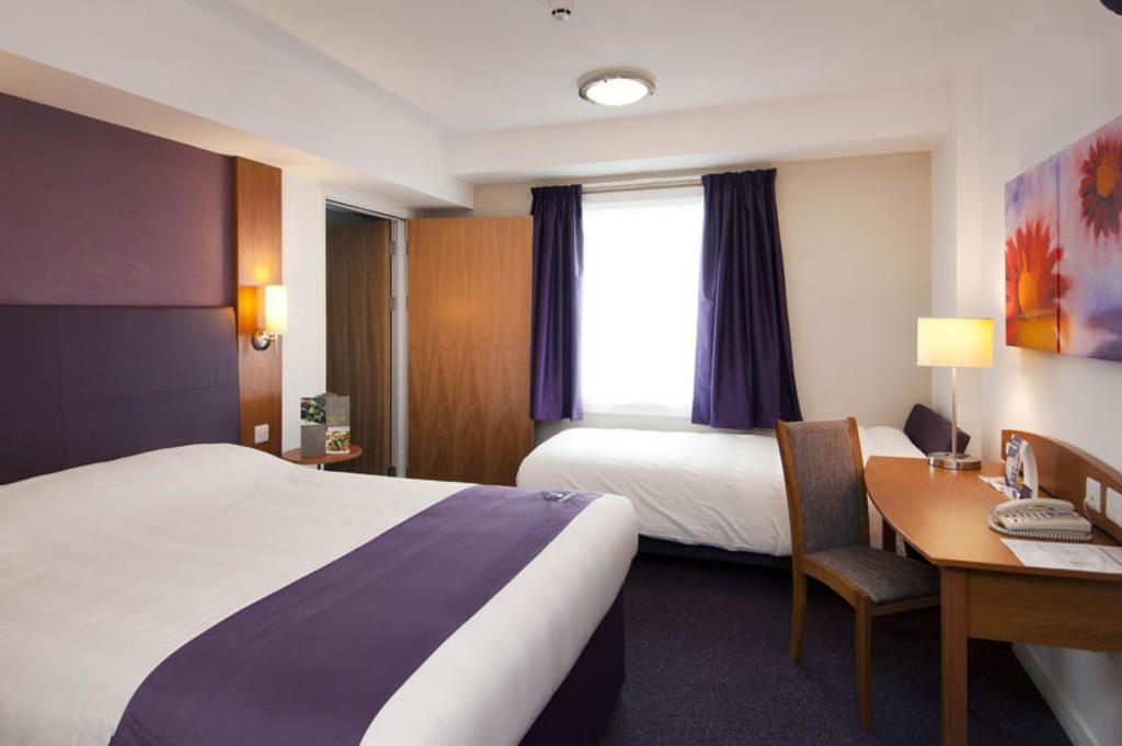 Premier Inn Edinburgh Airport - Newbridge Newbridge  Habitación foto